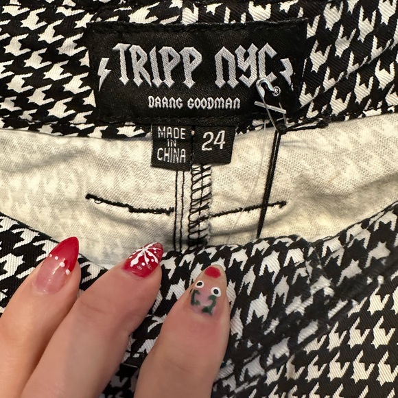 NWT Tripp NYC/Hot Topic Black and White Houndstooth Skinny Trousers Size 24+ - Picture 2 of 8